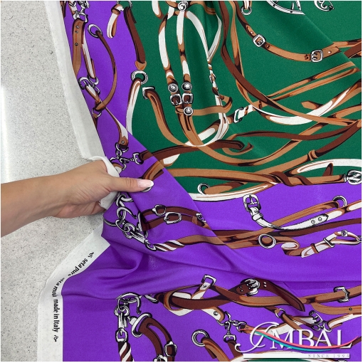 Шелк матовый принт Gucci платок 140х140 см в зеленовато-фиолетовых тонах