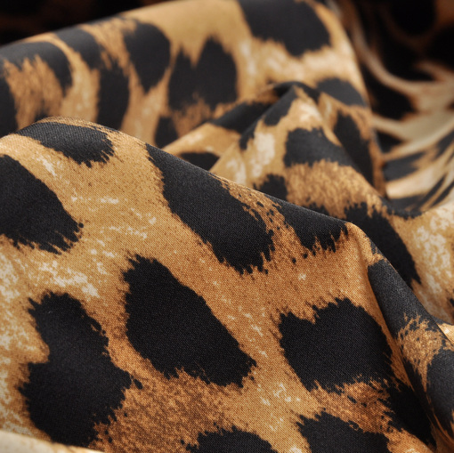 Костюмно-плательный хлопок стрейч с леопардовым рисунком