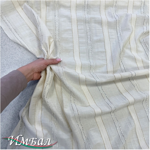 Хлопок со льном фактурный вышитые золотистые полосы на ванильном фоне