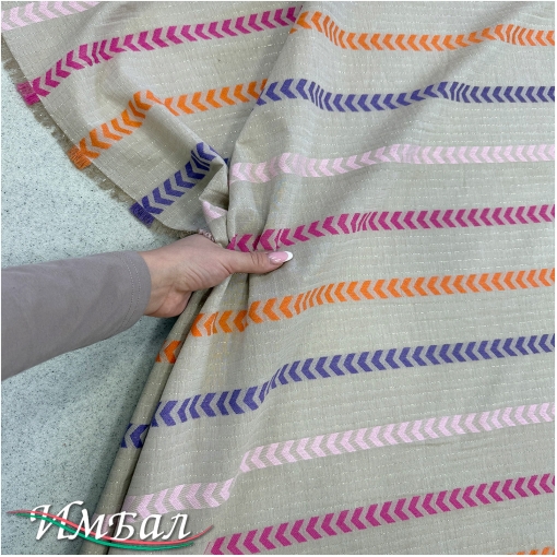 Лен с вискозой костюмно-плательный вышитые разноцветные елочки