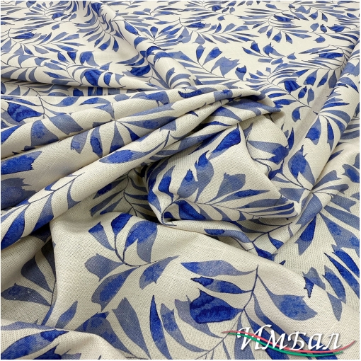 Лен плательный струящийся принт сине-голубые листья на ванильном фоне