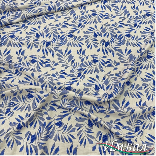 Лен плательный струящийся принт сине-голубые листья на ванильном фоне