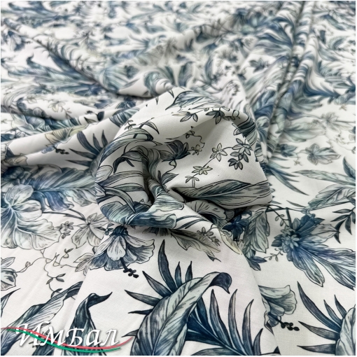 Вискоза плательная струящаяся принт оливково-голубые листья на молочном фоне