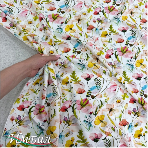 Вискоза плательная струящаяся дизайн желтые и розовые маки на молочном фоне