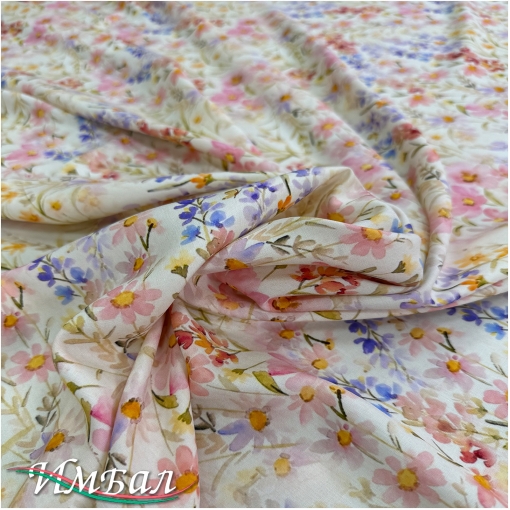Вискоза плательная струящаяся дизайн желто-розово-голубые цветочки на светлом фоне