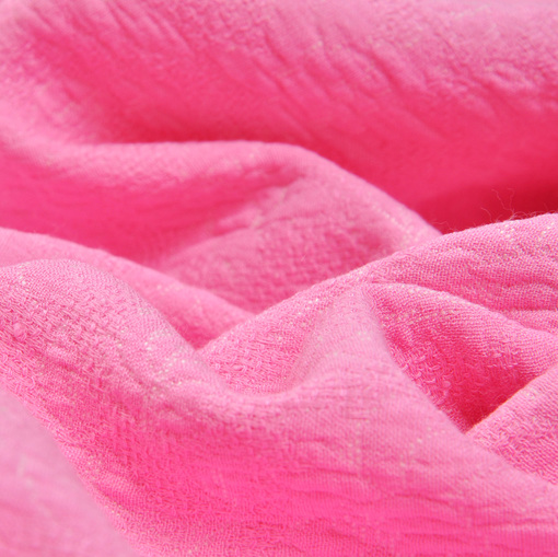 Костюмный жаккард стрейч розового цвета
