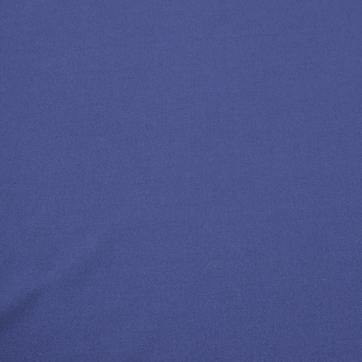 Синтетический пальтовый креп сине-фиолетового цвета