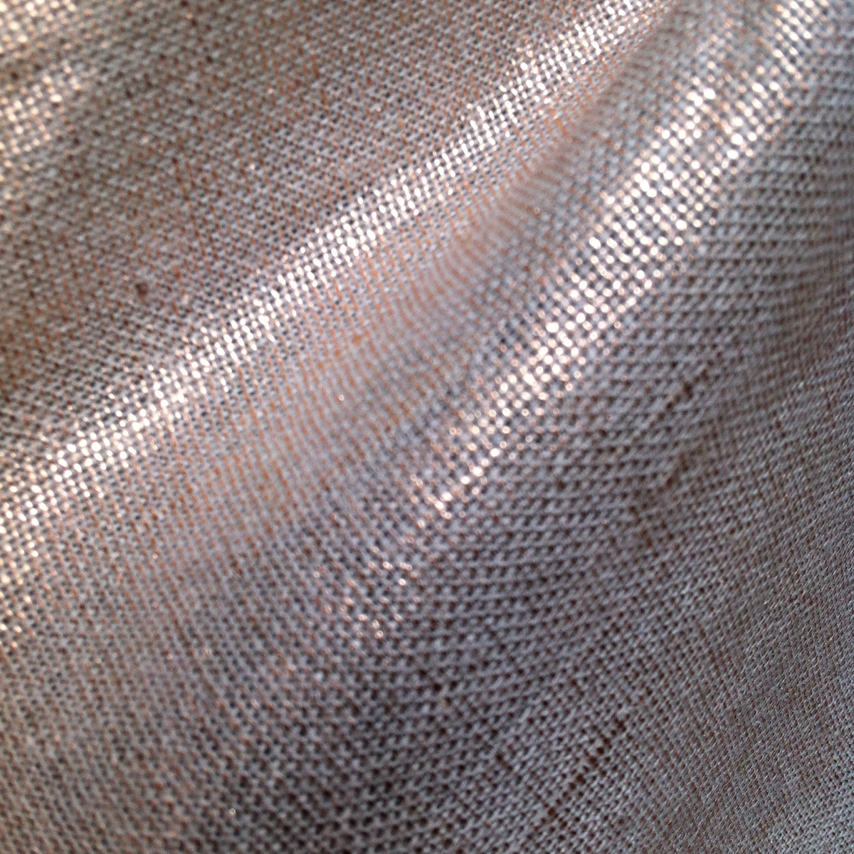 Напыление серебра золотом. Ткань с напылением. Ткань с металлическим блеском. Ткань для штор с металлическим блеском. Лен с напылением.