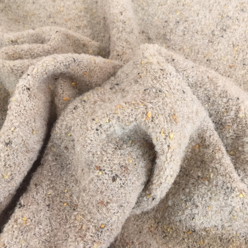 Костюмно-пальтовое шерстяное букле бежевого цвета