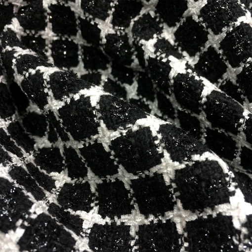 Шанель костюмная клетка с черной блестящей нитью
