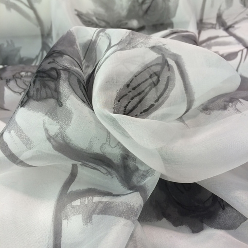 Шелк шифон принт серо-белые акварельные цветы 