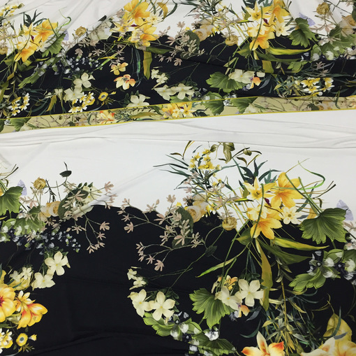 Трикотаж вискозный принт Piero Moretti цветочный купон на чёрно-белом фоне