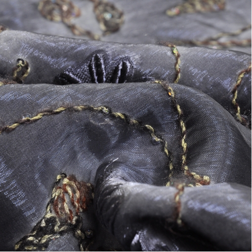 Курточная ткань с пайетками на расшитой органзе