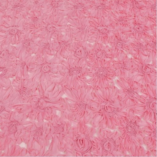 Нарядная розовая сетка с розами из тесьмы