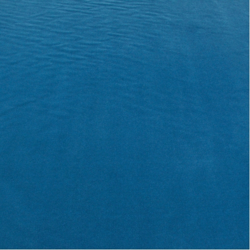 Вискозный бархат ярко-голубого цвета