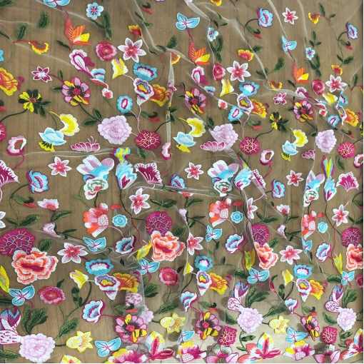Кружево на сетке вышитое Blumarine цветы и вьюны в розово-голубой гамме