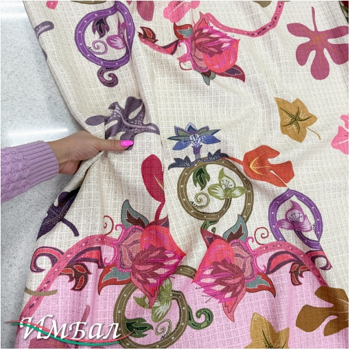 Шанель нарядная костюмная типа рогожки продольный купон в ванильно-розовых тонах