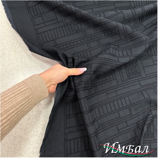 Лен костюмно-плательный стрейч с вышивкой черно-синего цвета