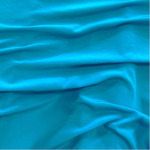 Крепдешин шелковый ярко-голубого цвета