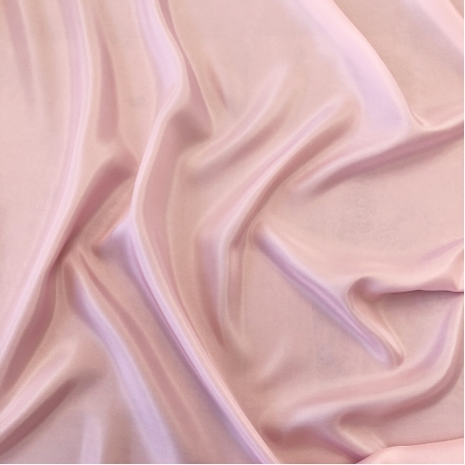 Шелк атласный легкий пастельного розового цвета
