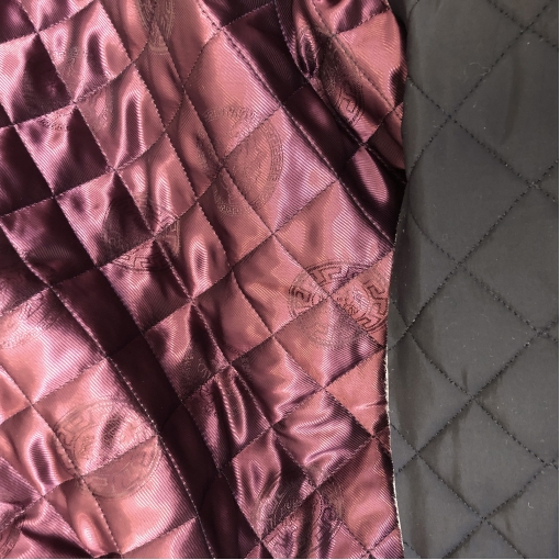 Ткань курточная двухсторонняя стежка принт Versace логотипы на винно-свекольном фоне