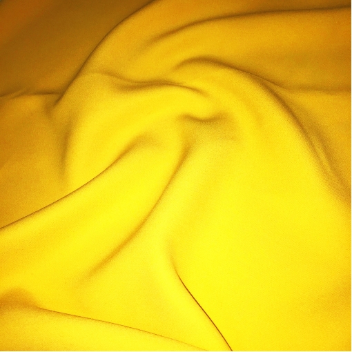 Шёлк креп костюмно-плательный стрейч жёлто-лимонного цвета