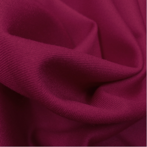 Ткань костюмная шерстяная стрейч Valentino цвета темной фуксии с отливом