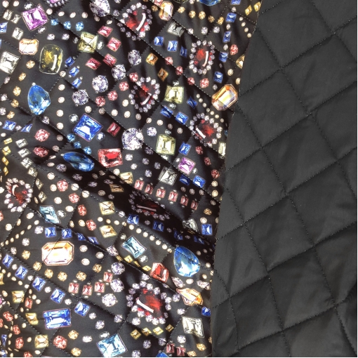 Ткань курточная двухсторонняя стежка принт Versace драгоценные камни на черном фоне