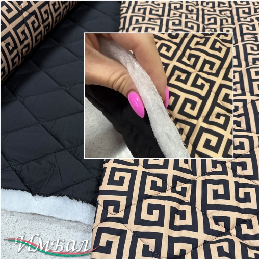 Ткань курточная стеганная дизайн GUCCI с черными логотипами на бежевом фоне