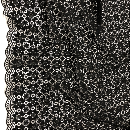 Кружево макраме вискозное Ferretti с фестонами черного цвета