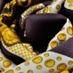 Шелк атласный ремешки Versace на фиолетовом фоне