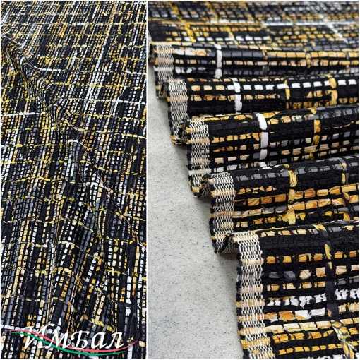 Шанель костюмная нарядная Versace бело-золотистые ленточки на черном фоне