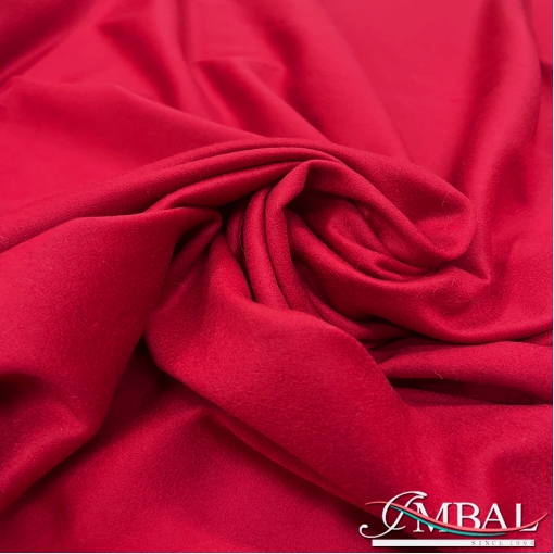 Ткань пальтовая с отливом Valentino красно-малинового цвета