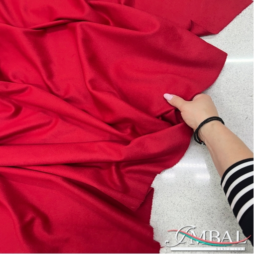 Ткань пальтовая с отливом Valentino красно-малинового цвета