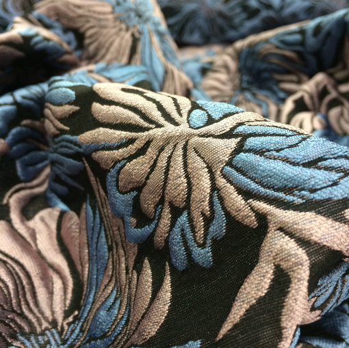 Жаккард нарядный голубые хризантемы 
