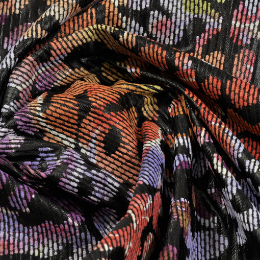 Жаккард с вытканным разноцветным рисунком