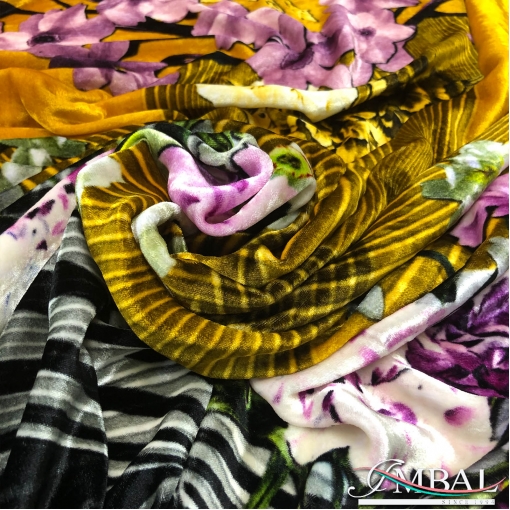 Панбархат вискозный на шелковой основе дизайн Armani продольный купон цветы на серо-желтом фоне