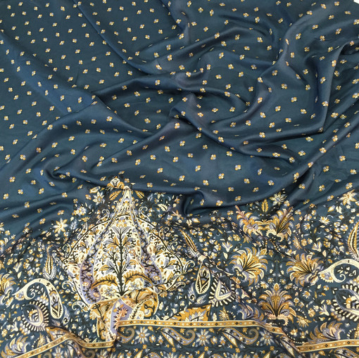Шелк атлас ETRO продольный купон цветы и огурцы на серо-голубом фоне