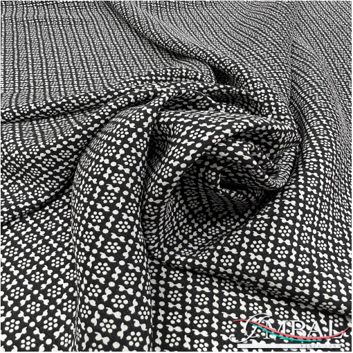 Шелк матовый дизайн Max Mara мелкая черно-белая геометрия