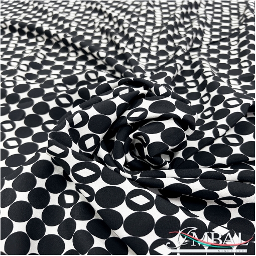 Шелк матовый дизайн Prada чёрная геометрия на молочном фоне