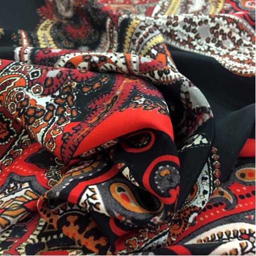 Шелк креповый принт ETRO платок красно-черные огурцы