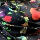 Шелк креповый стрейч принт Gucci цветы на черном фоне