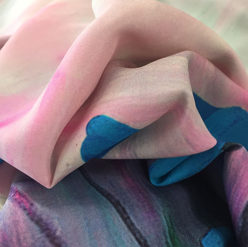 Шелк креп стрейч Celine акварельный купон на розово-голубом фоне