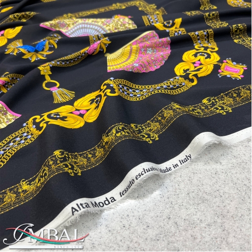 Шелк матовый стрейч дизайн Versace платок 60 х 60 см веера и цепи на черном фоне
