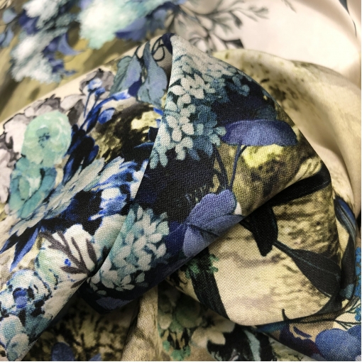 Шелк матово-атласный стрейч принт Dior абстракция и цветы в оливково-синих тонах
