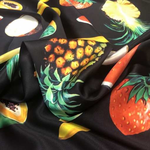 Шелк атласный стрейч принт D&G тропические фрукты на черном фоне